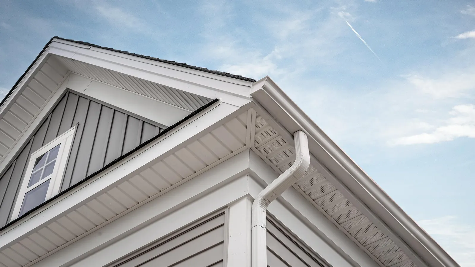 Soffite et fascia — réalisation AEG Installations, Sherbrooke